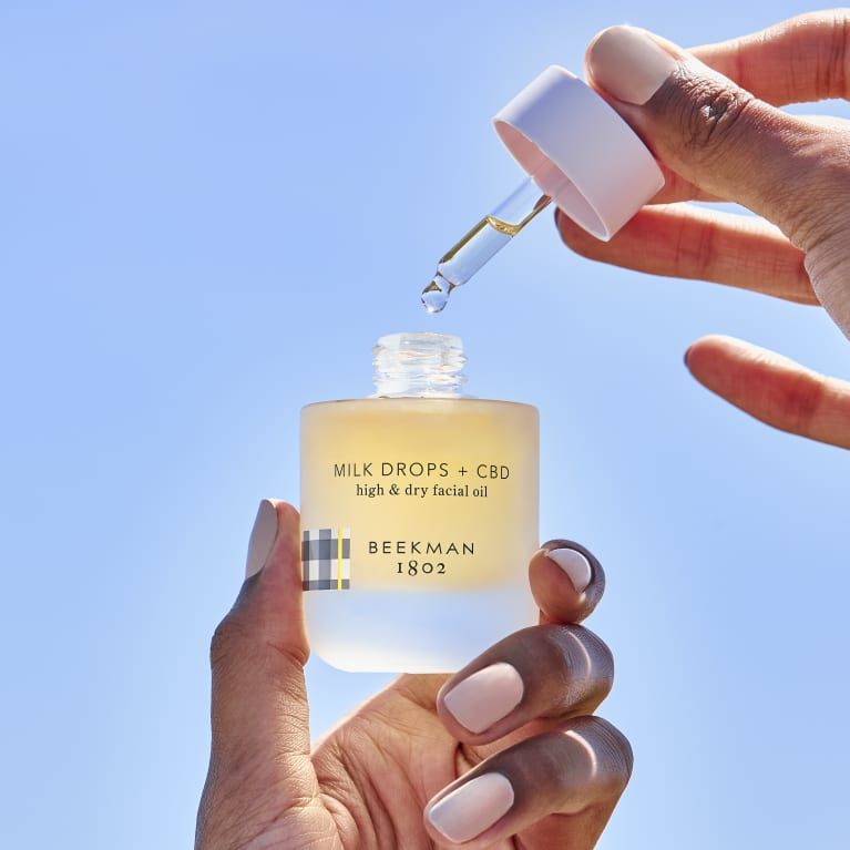 Por qué CBD + leche de cabra es el dúo dinámico para tu piel estresada