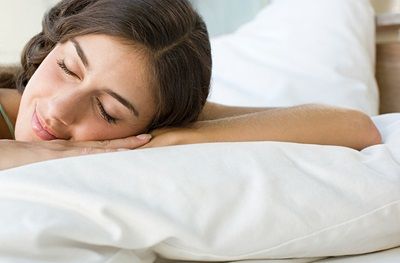 bəyəndiyin birini xəyal etmək mənası