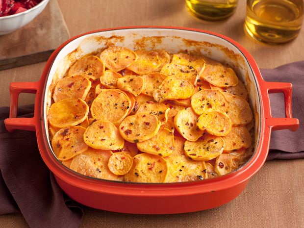 Gegratineerde Aardappelen Met Tomaten En Paprika