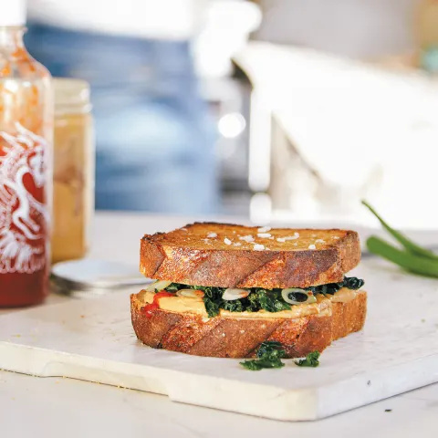   Jordnøddesmør og grøntsandwich