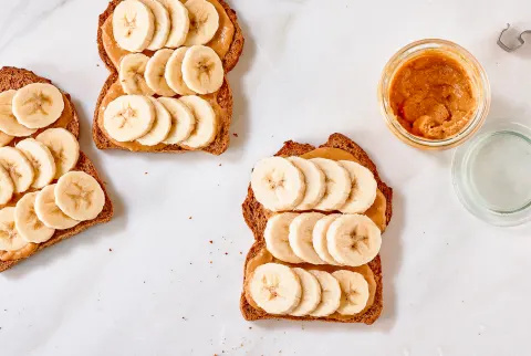 Toast z masła orzechowego