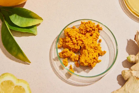 Overhead af immunforstærkende fødevarer som appelsiner, citron, ingefær og gurkemeje