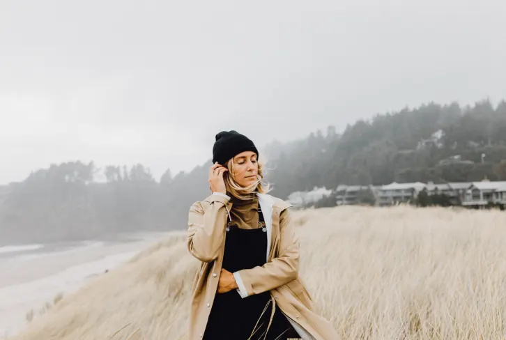   5 sinais sorrateiros de você're Drained Of Vitamin D Right Now (& What To Do)