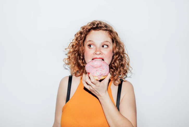   القيام الرصين يناير؟ هنا's Why Your Sugar Cravings May Be Stronger Than Usual