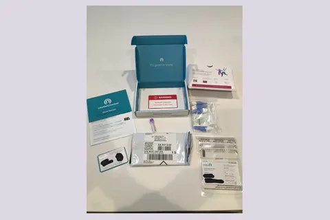 작성자가 Letsgetchecked 키트 샘플의 사진을 제공했습니다.