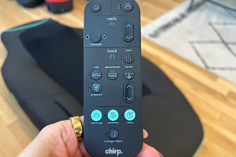   Chirp Contour -fjernbetjening hos forfatter's hand