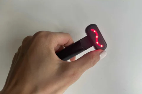 Bon Charge Red Light štapić za lice