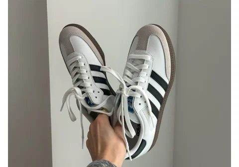 تم إجراء مراجعة Adidas Sambas في الهواء بواسطة جهاز الاختبار