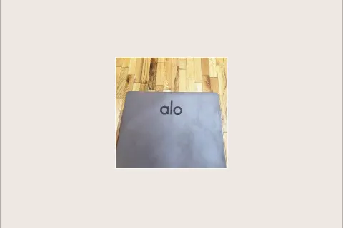   alo yoga warrior måtte røgkvarts