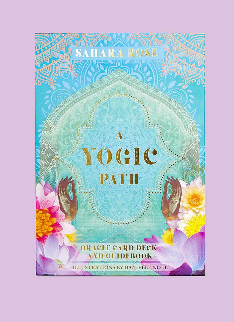 2. Un libro y una guía de Oracle Path Yogic Path
